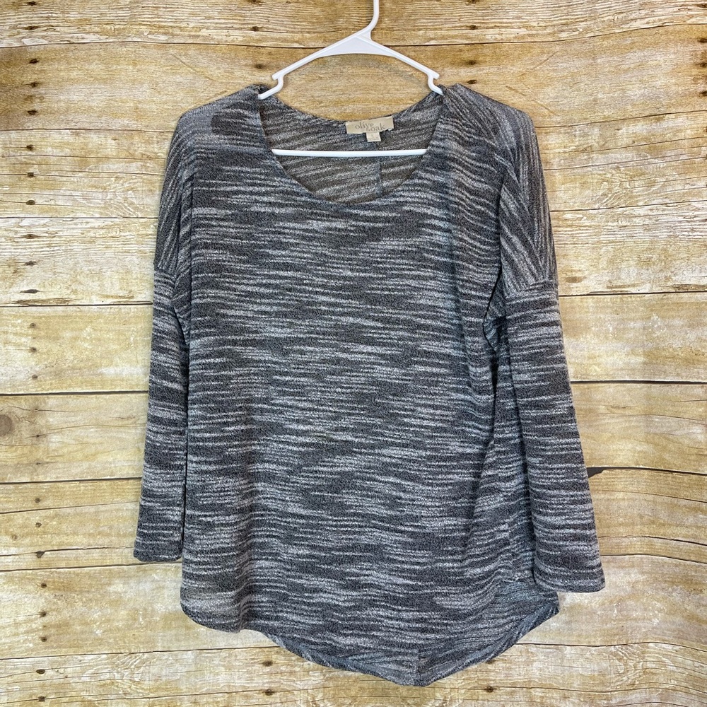 Olive & Oak long sleeve shirt 🛍